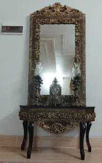 آیینه و کنسول