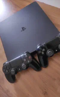 ps4 اسلیم 500 گیگ ، دو دسته اصل