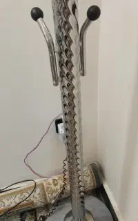 رخت اویز ایستاده