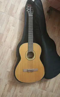 گیتار c95