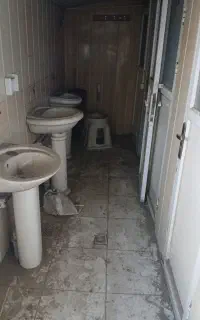 کانکس دسشویی۶چشمه وکانکس ۱۵متری ۴چرخ د وحود