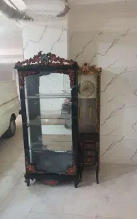 بوفه وساعت ایستاده ومیزتلفن