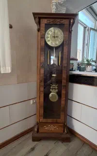 ساعت ایستاده چوبی