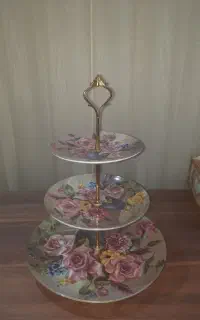 شیرینی خوری سه طبقه