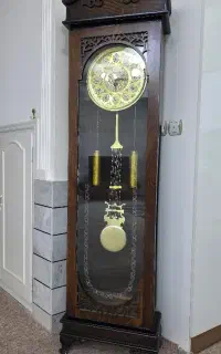ساعت ایستاده چوبی