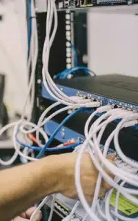 خدمات کامپیوتر و برداشت از حساب و ترید اینترنت ملی