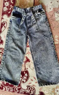 تعدادی شلوار بچگانه