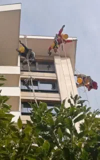 عایق ابندی نماشوی پیچ رولپلاک نماراپل بدون داربست