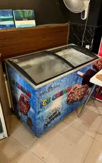 شو کیک و فریزر بستنی در حد نو