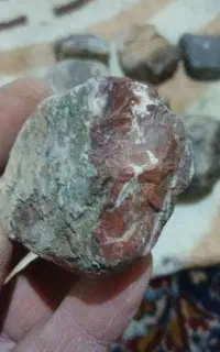 سنگهای تزئینی وقیمتی مشکوک به شهاب سنگ