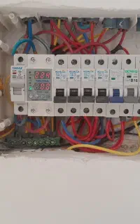 برق کشی ساختمان  دزگیر دوربین مداربسته  و..