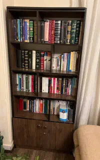 کتاب ها به همراه کتابخانه