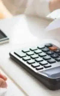 حسابدار خانم مسلط به نرم افزار هلو و اکسل