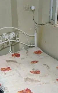 تخت فلزی