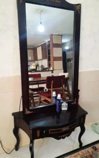 اینه و میز
