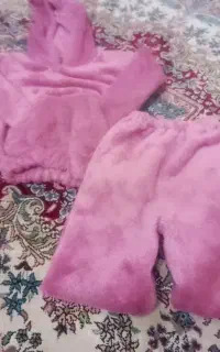 لباس گرم وتعدادی لباس دخترانه