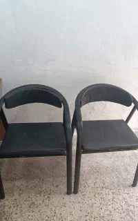 دوعدد صندلی انتظار