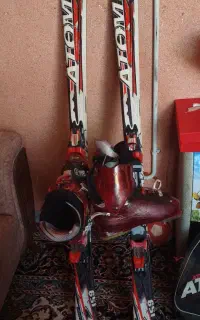 کفش و چوب اسکی