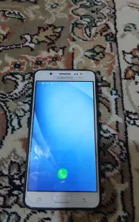 گوشی سامسونگ j5