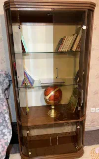 کتابخانه و بوفه