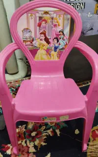 صندلی وعروسک نو