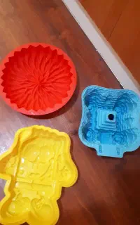 قالب ژله و دسر و پیمانه اندازه گیری