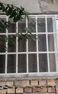 در و پنجره آهنی