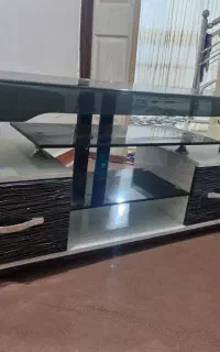 میز تلویزیون در حد خیلی کم استفاده شده