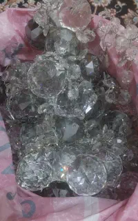 تعدادی کریستال لوستر