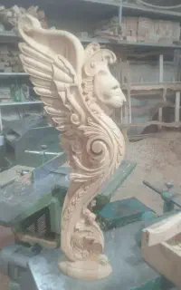 مجسمه چوبی