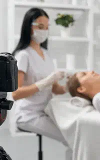 دستیار پزشک زیبایی در کلینیک دکترفیت