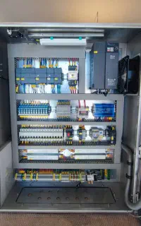خدمات برق و اتوماسیون plc hmi تابلوبرق/برقکارصنعتی