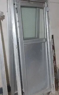 در آلومینیوم حمام سرویس