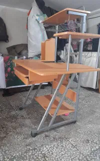 میز تحریر کاملا نو