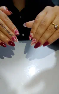 کاشت ناخن با ۱۰٪ تخفیف