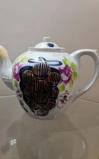 قوری بزرگ