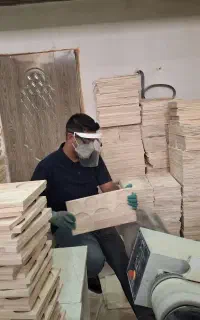 نیروی اقا برای کارگاه ظروف چوبی