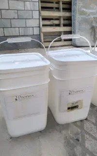 سطل مربع بزرگ و سطل گرد بزرگ سطل گرد کوچک