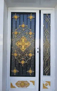 نقاشی ورنگ آمیزی چوب وفلزات