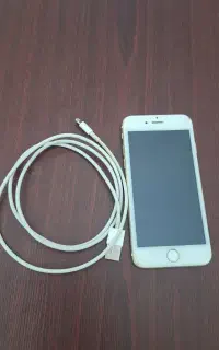 آیفون ۶ همراه شارژر