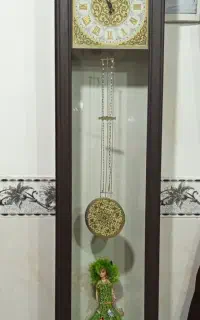 میز تلویزیون و ساعت و بوفه