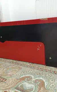 تخت و کمد