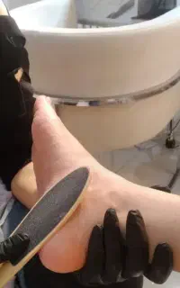 آموزش پدیکور و کاشت با آینده شغلی