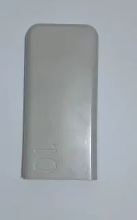 پاوربانک ۱۰ هزار میلی‌آمپر برای فروش دارم.