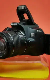 Canon Eos 250D 18-55 STM