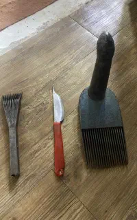 شانه قالی به همراه وسایل