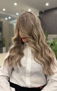 رنگ و لایت حرفه‌ای با تضمین کیفیت و سلامت مو
