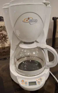 قهوه،چای و دمنوش ساز دلونگی اصل کاملا سالم ودرحدنو