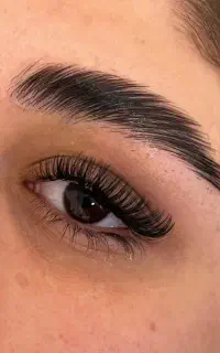 اکستنشن و کاشت مژه