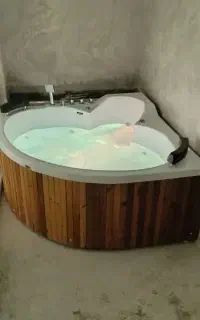 جکوزی ۱۵۰در۱۵۰ اکرولیک